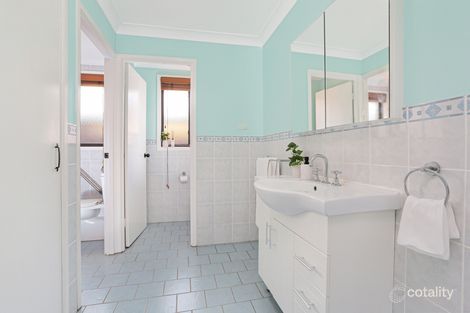 17 Groundsel Ave, Macquarie Fields, NSW 2564