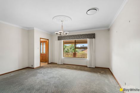 Property photo of 24 Halley Crescent Woonona NSW 2517