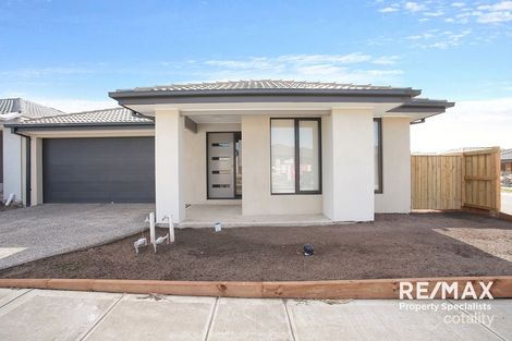 9 Chesney Cct, Clyde, VIC 3978