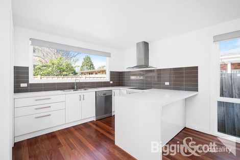 Property photo of 2/33 Bouvardia Crescent Frankston North VIC 3200