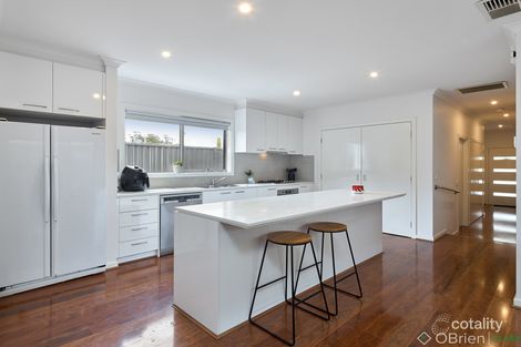 Property photo of 1/275A Princes Way Drouin VIC 3818