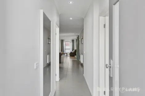 Property photo of 4/59 Caradon Drive Truganina VIC 3029