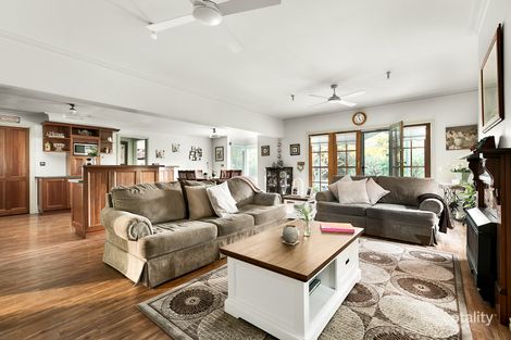 Property photo of 2 Yando Street Greensborough VIC 3088