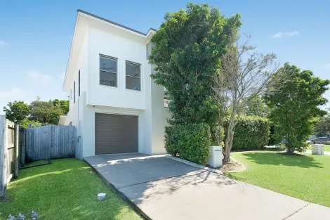 Property photo of 1/13 Firefly Crescent Ooralea QLD 4740