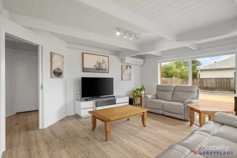 Property photo of 8 Honeyeater Drive Silverleaves VIC 3922