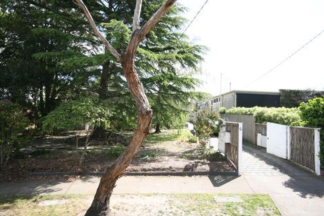 6 Frank St, Newtown, VIC 3220