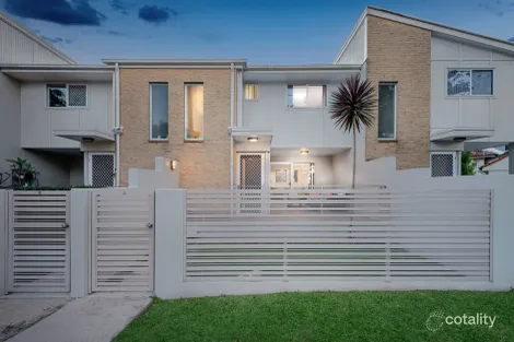 2/4 East St, Camp Hill, QLD 4152