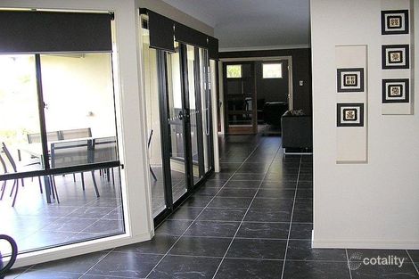 Property photo of 2 Sarabah Close Calamvale QLD 4116