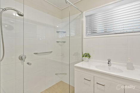 Property photo of 36 Joachim Street Holland Park West QLD 4121