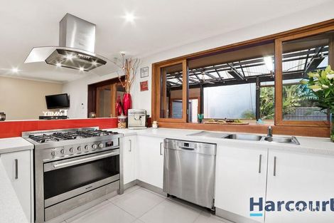 Property photo of 13 Pentlowe Road Wantirna South VIC 3152