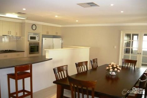 Property photo of 6 Walnut Way Meadow Springs WA 6210