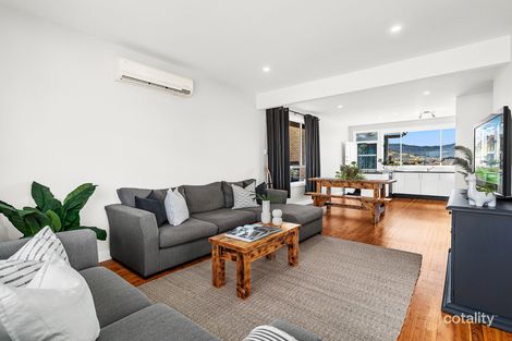 Property photo of 82 Blackman Parade Unanderra NSW 2526