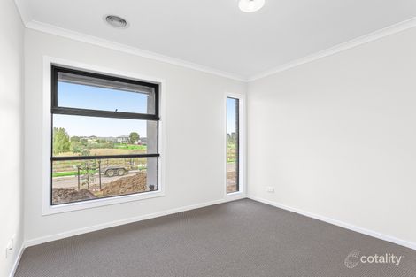 Property photo of 14 Pilatus Crescent Point Cook VIC 3030