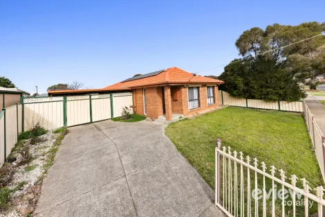 10 Albatross Ave, Werribee, VIC 3030