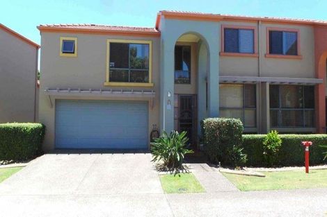 25/20 Fairway Dr, Clear Island Waters, QLD 4226