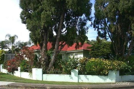 Property photo of 2 Newcastle Street Fairfield QLD 4103