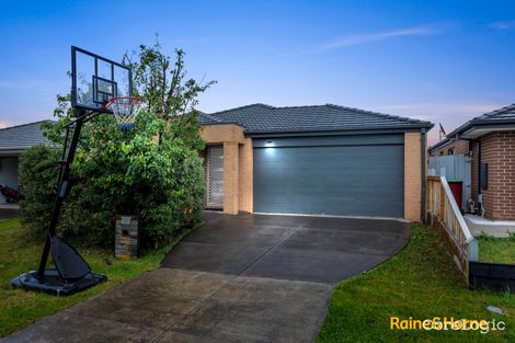 Property photo of 17 Glenelg Street Clyde North VIC 3978