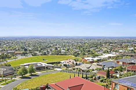 Property photo of 16 Trafalgar Square Wandana Heights VIC 3216
