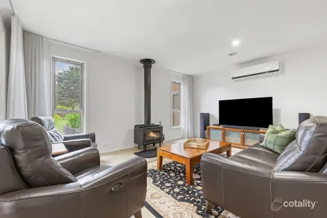 Property photo of 8A Flack Street Ballan VIC 3342