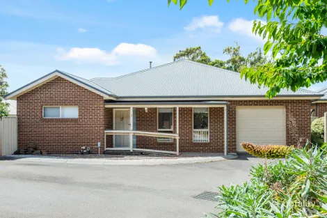 3/76 Barry St, Romsey, VIC 3434