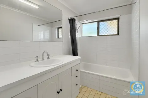 Property photo of 11 Waratah Street Kin Kora QLD 4680