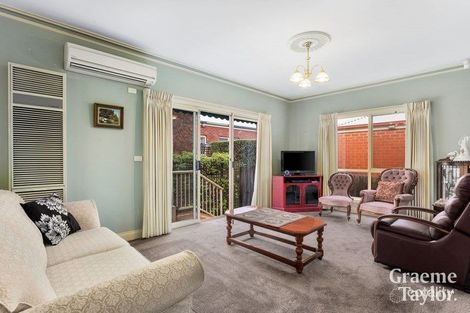 Property photo of 2/304 Pakington Street Newtown VIC 3220