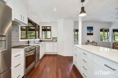 Property photo of 300 Savages Road Brookfield QLD 4069