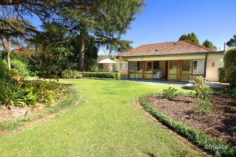 1 Karoom Ave, St Ives, NSW 2075
