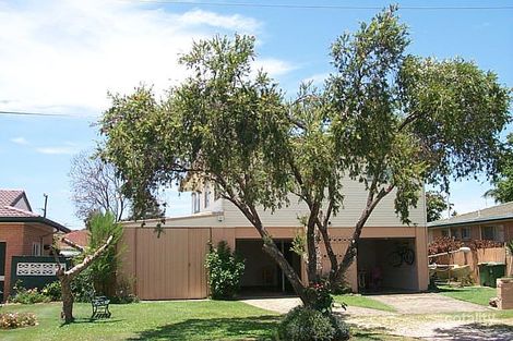 16 Lee Rd, Runaway Bay, QLD 4216