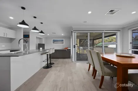 Property photo of 14 Brewer Close Rosewood QLD 4340