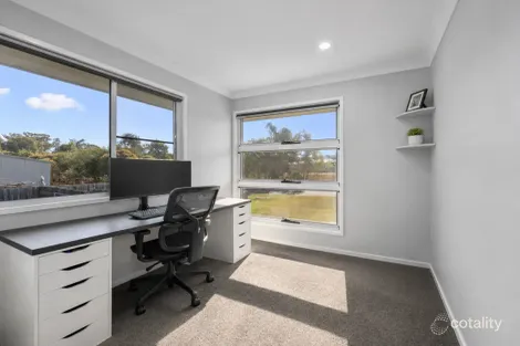 Property photo of 14 Brewer Close Rosewood QLD 4340