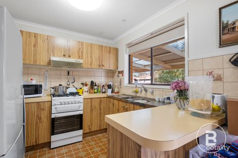 Property photo of 2/15 Billola Court Eaglehawk VIC 3556
