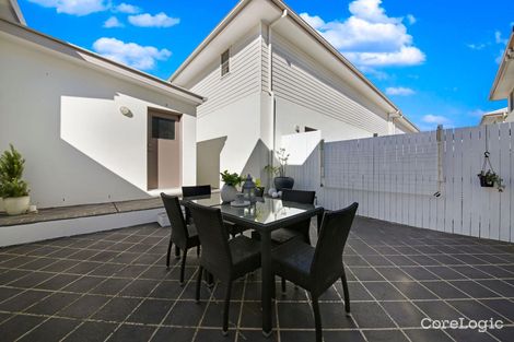 Property photo of 2/1 Leichhardt Street Coomera QLD 4209