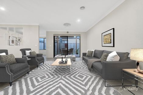 Property photo of 11 Kingscliff Avenue Clyde VIC 3978