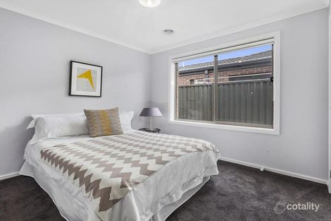 Property photo of 72 Eastlakes Boulevard Lara VIC 3212