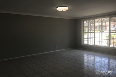 Property photo of 28 Lorikeet Crescent Green Valley NSW 2168