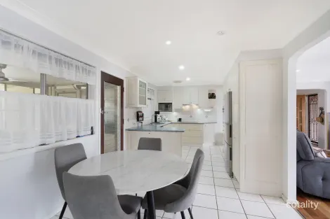 Property photo of 35 Galway Crescent Metford NSW 2323