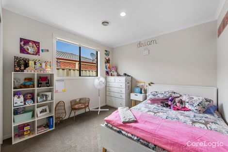 Property photo of 15 Riparian Way Brookfield VIC 3338