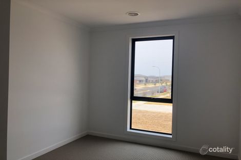 Property photo of 4 Nostrand Walk Point Cook VIC 3030