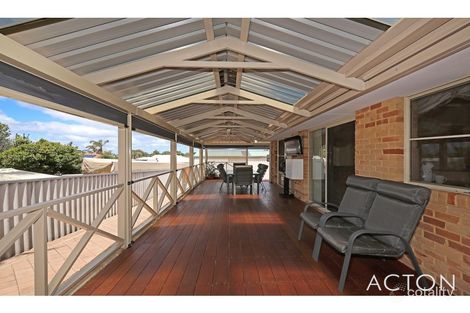 Property photo of 18 Wintersweet Place Halls Head WA 6210
