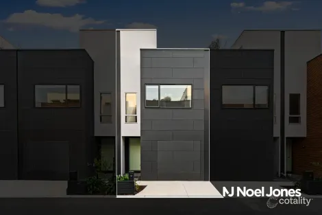 19 Watermark Cl, Port Melbourne, VIC 3207