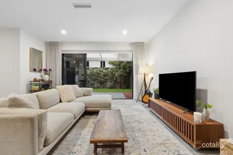 Property photo of 2/8 Blacket Street Heathcote NSW 2233