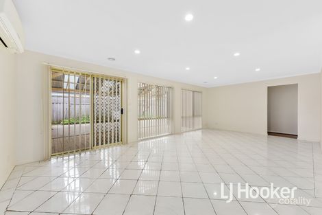 Property photo of 44 Bateman Grove Hampton Park VIC 3976