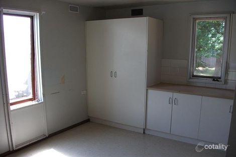 Property photo of 18 Phillip Place Griffith NSW 2680