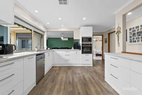 Property photo of 1 Glenview Drive Traralgon VIC 3844