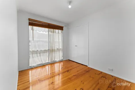 Property photo of 4 Harper Close Craigieburn VIC 3064