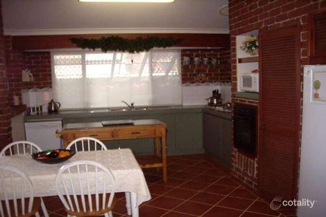 Property photo of 8 Tea Tree Way Thornlie WA 6108