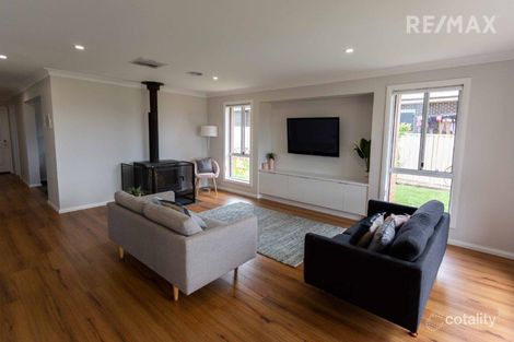 Property photo of 7 Kentucky Crescent Gobbagombalin NSW 2650
