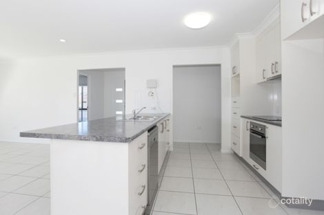 Property photo of 9 Lancaster Way Ooralea QLD 4740
