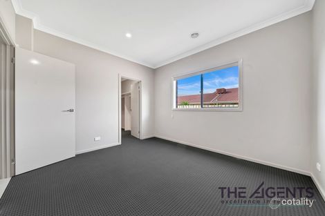 Property photo of 2 Antonio Drive Melton South VIC 3338